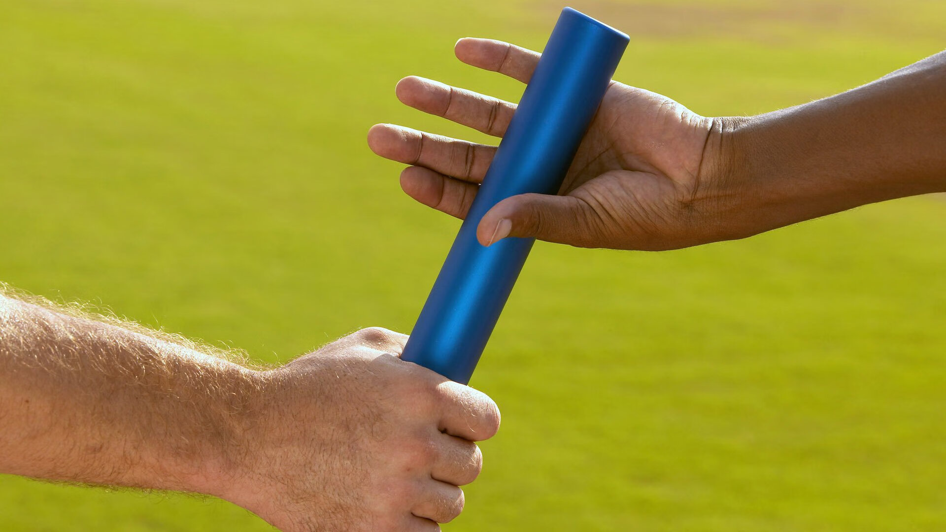 LPL夏季赛冠军争夺激烈，lpl夏季赛冠军争夺激烈是谁